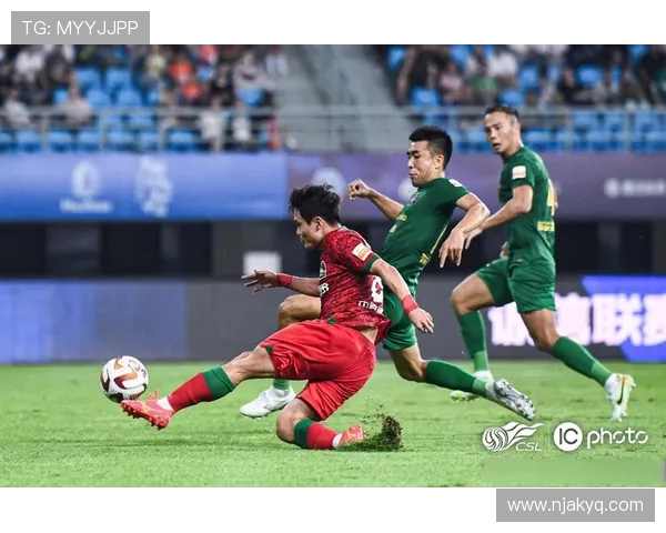 沧州雄狮全力冲击新赛季中超赛场展现团队精神与城市荣耀