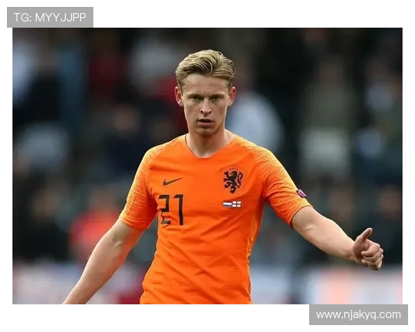 弗伦基·德容：从荷兰足球新星到巴萨中场核心的成长之路