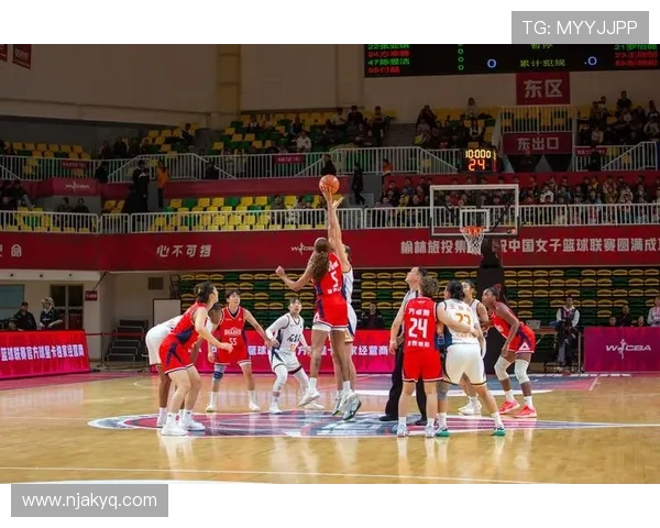 全国锦标赛特别报道：杭州篮球队拼搏历程与荣耀时刻的真实写照