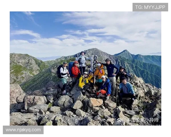 张静独家分享攀岩心得与技巧助你轻松征服高峰挑战自我极限