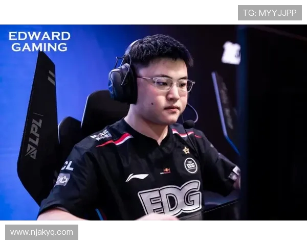 EDG与RNG激战正酣谁能夺得LPL季后赛决赛的最终荣耀