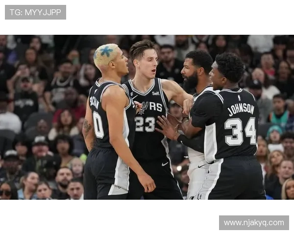 2016年小牛与马刺季后赛对决回顾及精彩瞬间分析