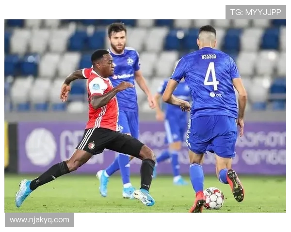 中国足球迎战哈撒克斯坦全力争胜展现实力与团结精神