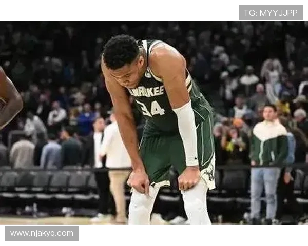 字母哥选择观望雄鹿夺冠前景不急于签署提前续约合同